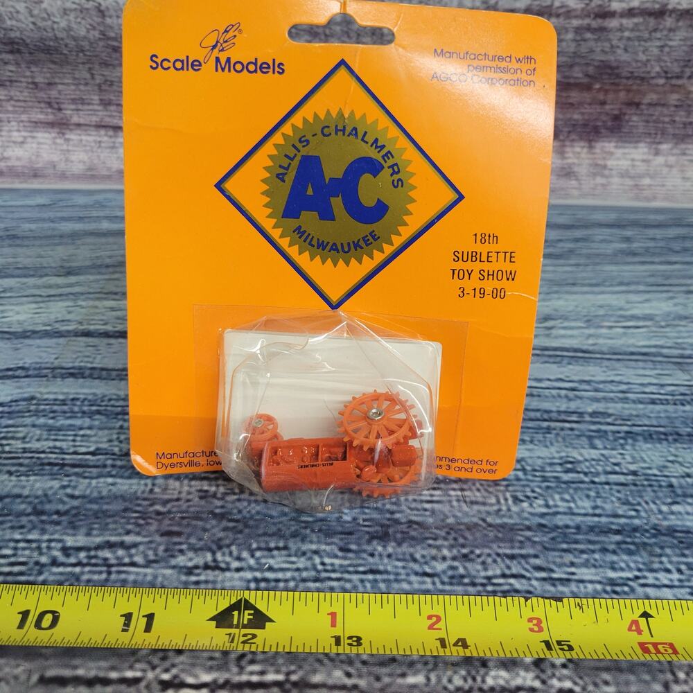 Vintage Scale Models 1/64 scale Allis-Chalmers WC diecast/plastic tractor orange